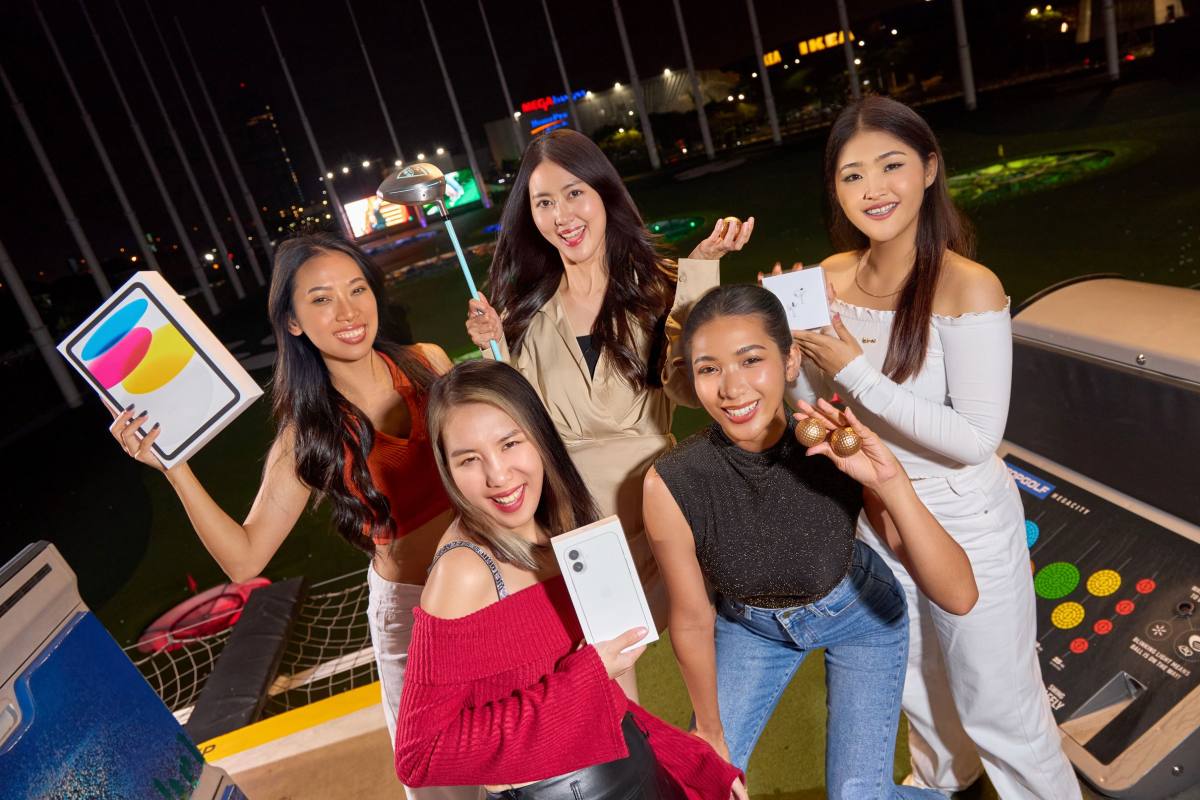 Golden Ball Extravaganza at Topgolf Megacity: Win Big